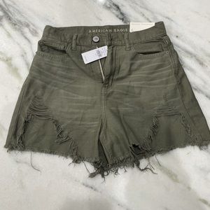 American eagle 2 highest rise mom short army green never worn